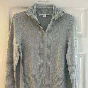Sweater. Front zip gray